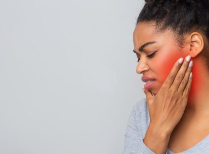 What causes toothache?