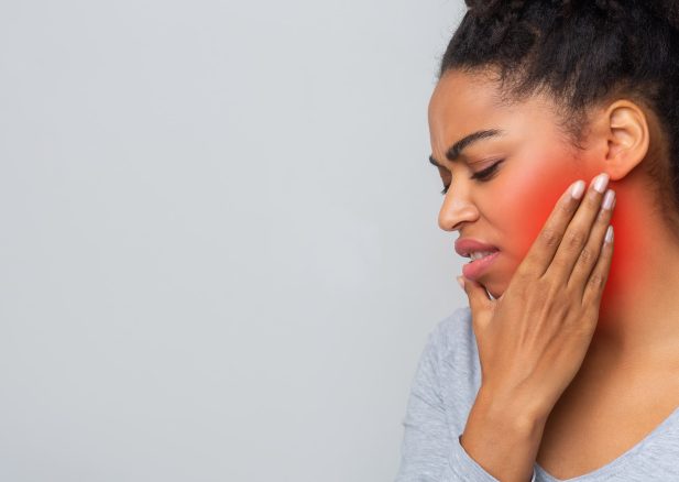 What causes toothache?