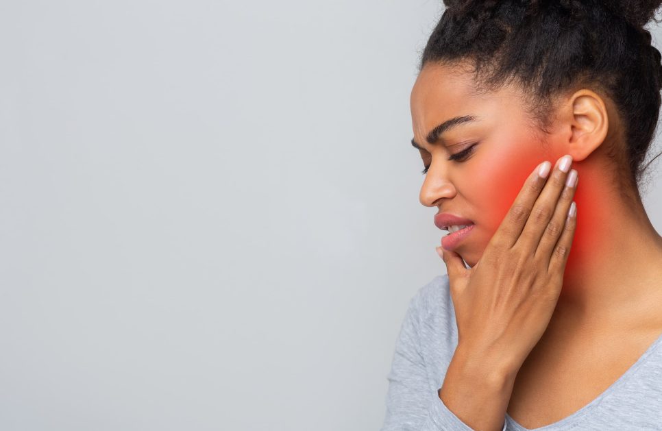 What causes toothache?